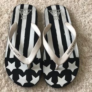 Fall Out Boy American Beauty flip flops Sz9